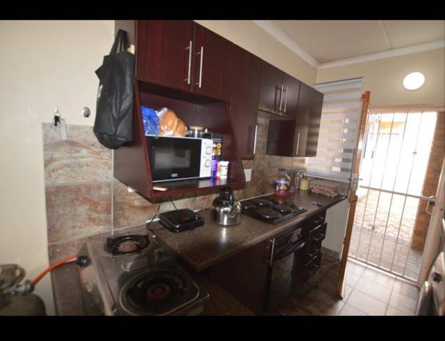 2 bed property to rent in VAALPARK